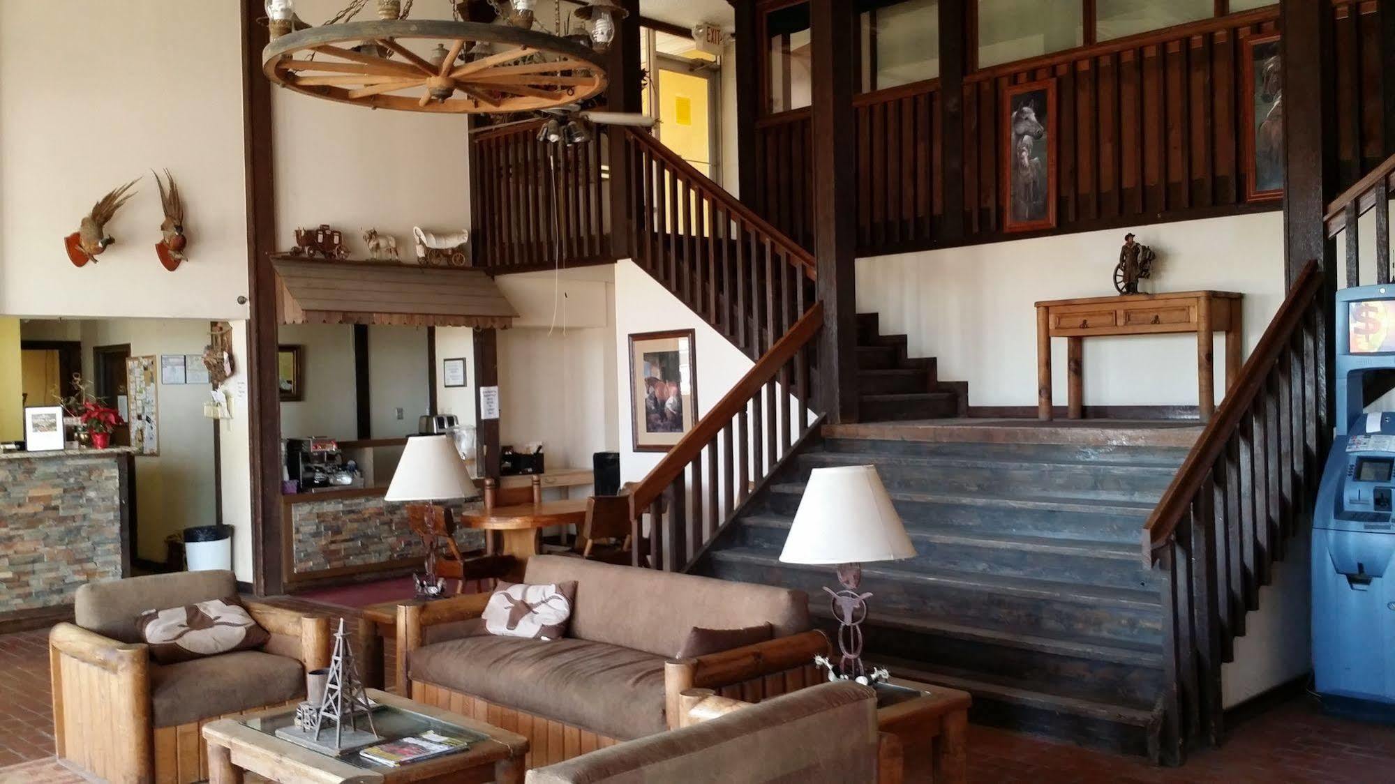 West Texas Inn & Suites Midland Exterior photo